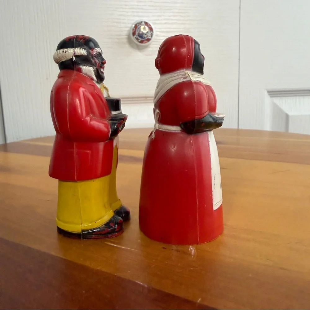 F & F Mold & Die 1940s 1950s Americana salt and pepper‎ shakers
